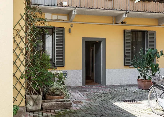 A Peaceful Spot Right Next To Arco Della Pace